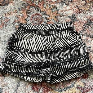 H&M pull on printed shorts.